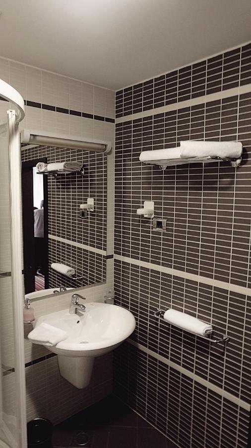 Hotel Richi Зеница Экстерьер фото