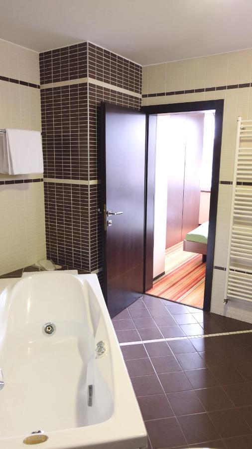 Hotel Richi Зеница Экстерьер фото